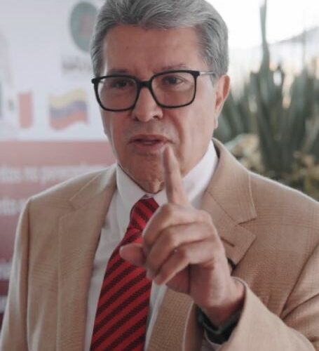 Ricardo Monreal llama a más diputados a donar tras baja participación en colecta para Venezuela