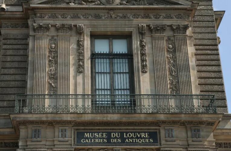 El Louvre reabre galería donde robaron las Joyas de la Corona: “Es más interesante visitarlo”