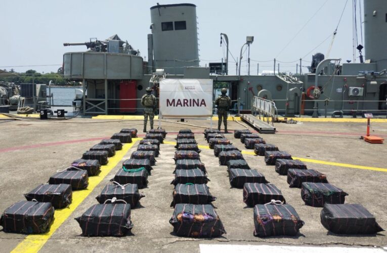 Marina asegura 3.2 millones de dosis de cocaína en costas de Michoacán