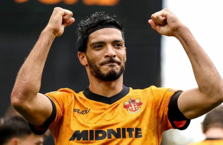Raúl Jiménez sigue en plan grande y marca en la goleada del Wolverhampton ante Stoke City