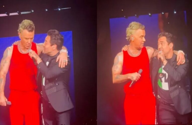 Robbie Williams sorprende al invitar a Omar Chaparro a su concierto en CdMx; cantaron juntos tras 20 años