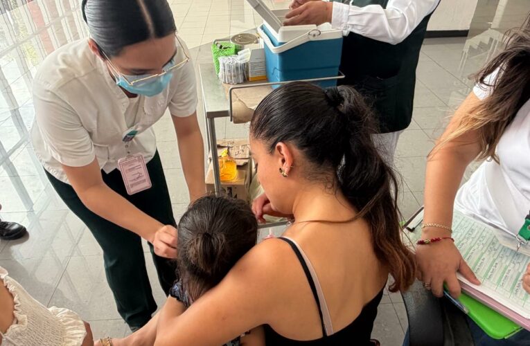 IMSS Quintana Roo llama a vacunarse contra influenza, COVID-19 y neumococo