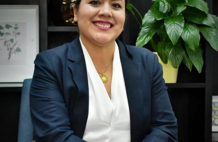 Berenice Hernández impulsa concurso para pintar trajineras en Tláhuac